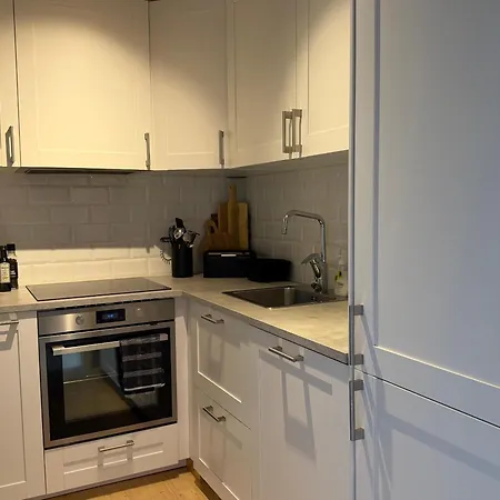 Modern 2-bedroom In Ideal Location *